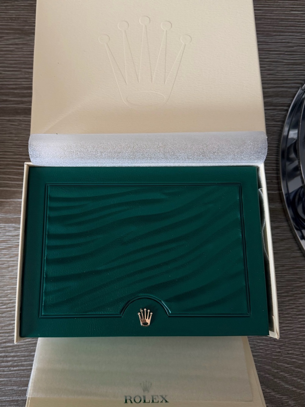 Rolex Datejust 26mm. Silver dial, fluted bezel two tone yellow gold jubilee. - Picture 3 of 10